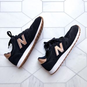 New Balance 520 Sneakers